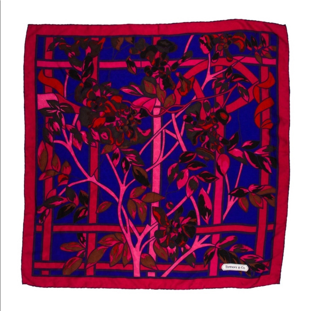 🧣Tiffany & Co. Printed Woven scarf.